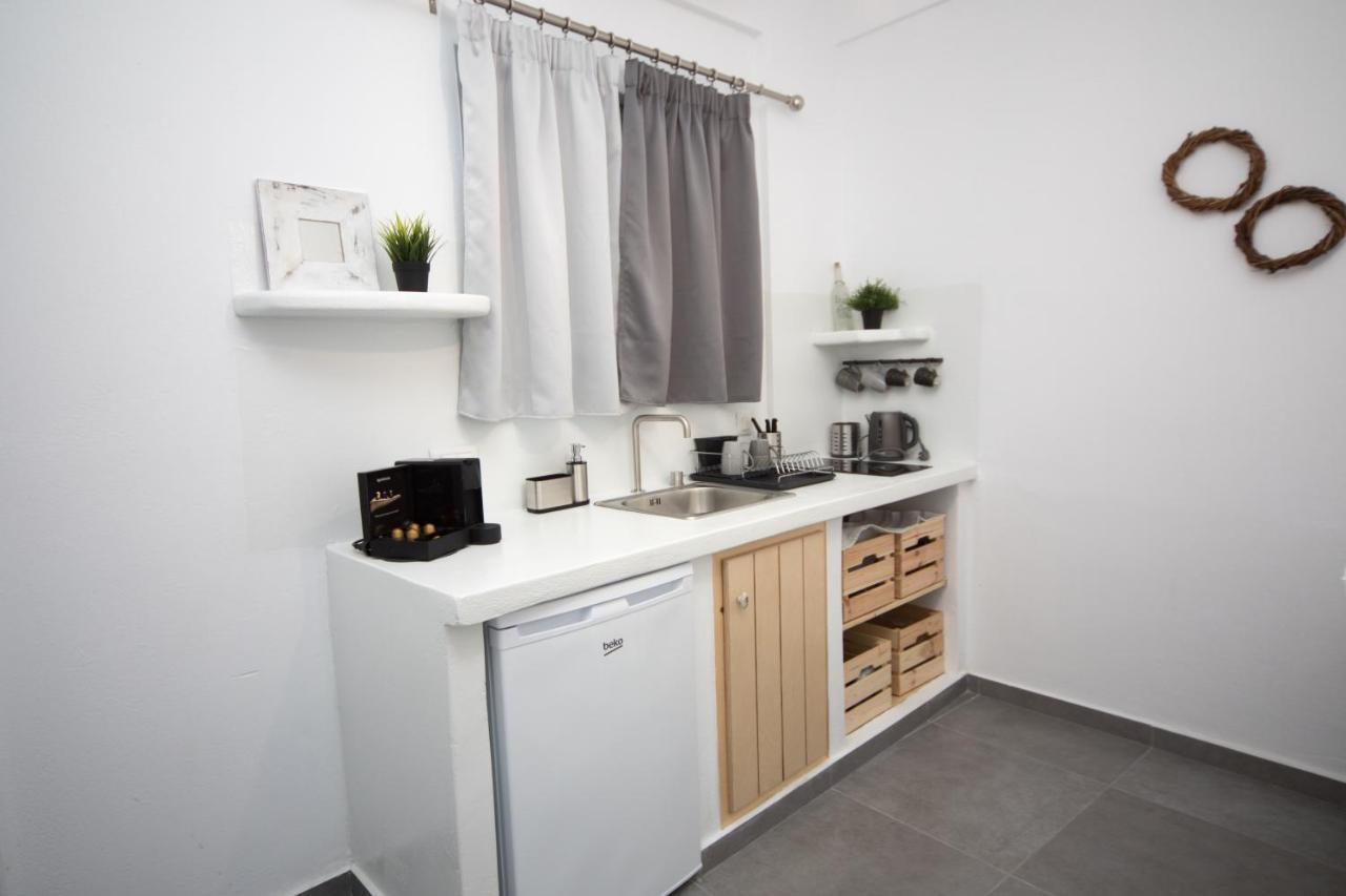 Eunoia Apartments ثيرا المظهر الخارجي الصورة