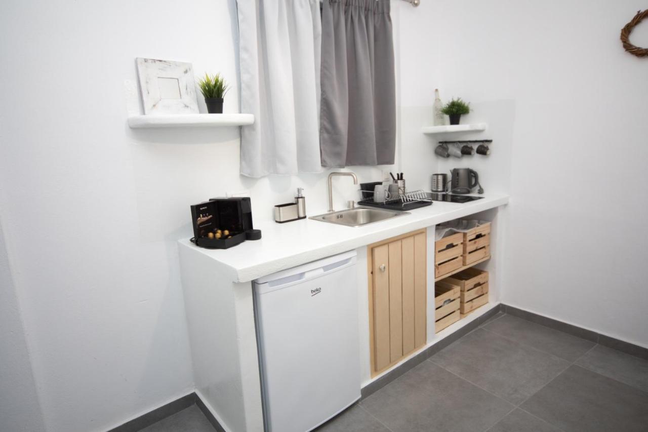 Eunoia Apartments ثيرا المظهر الخارجي الصورة